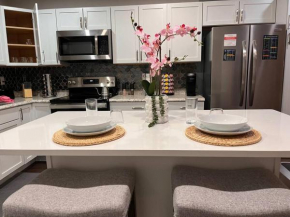 Quiet Condo with King Bed in the Medical District